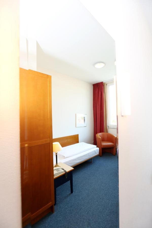 H24 Hoteltow Teltow Exterior foto