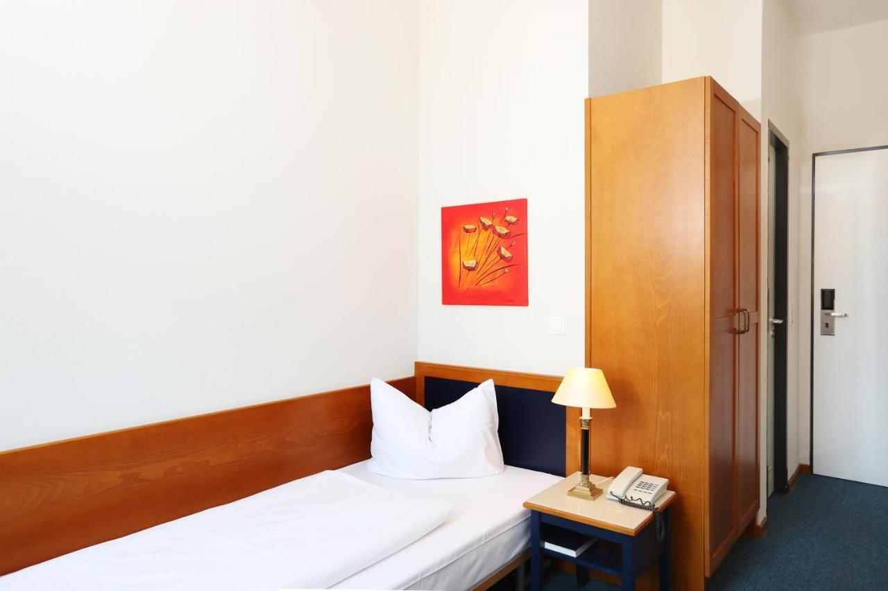 H24 Hoteltow Teltow Exterior foto