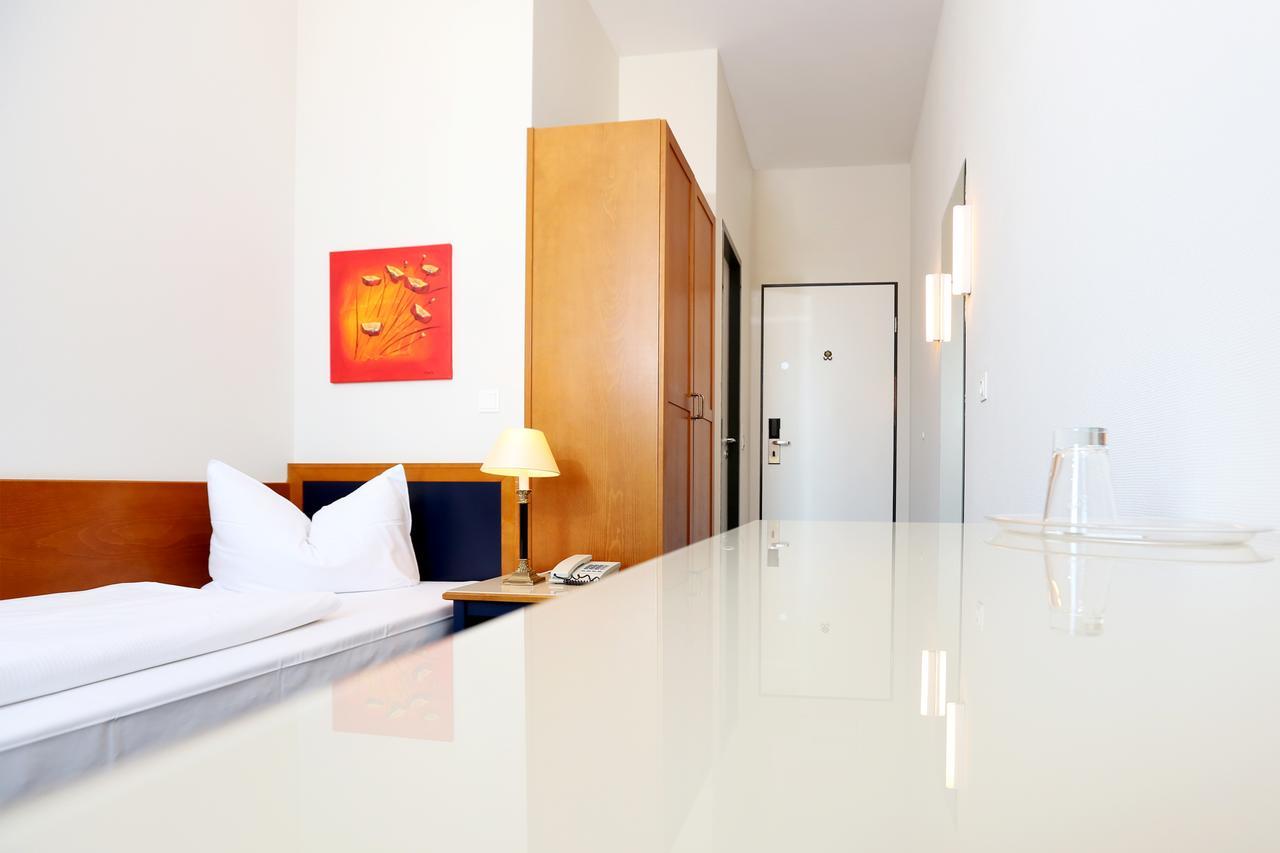 H24 Hoteltow Teltow Exterior foto