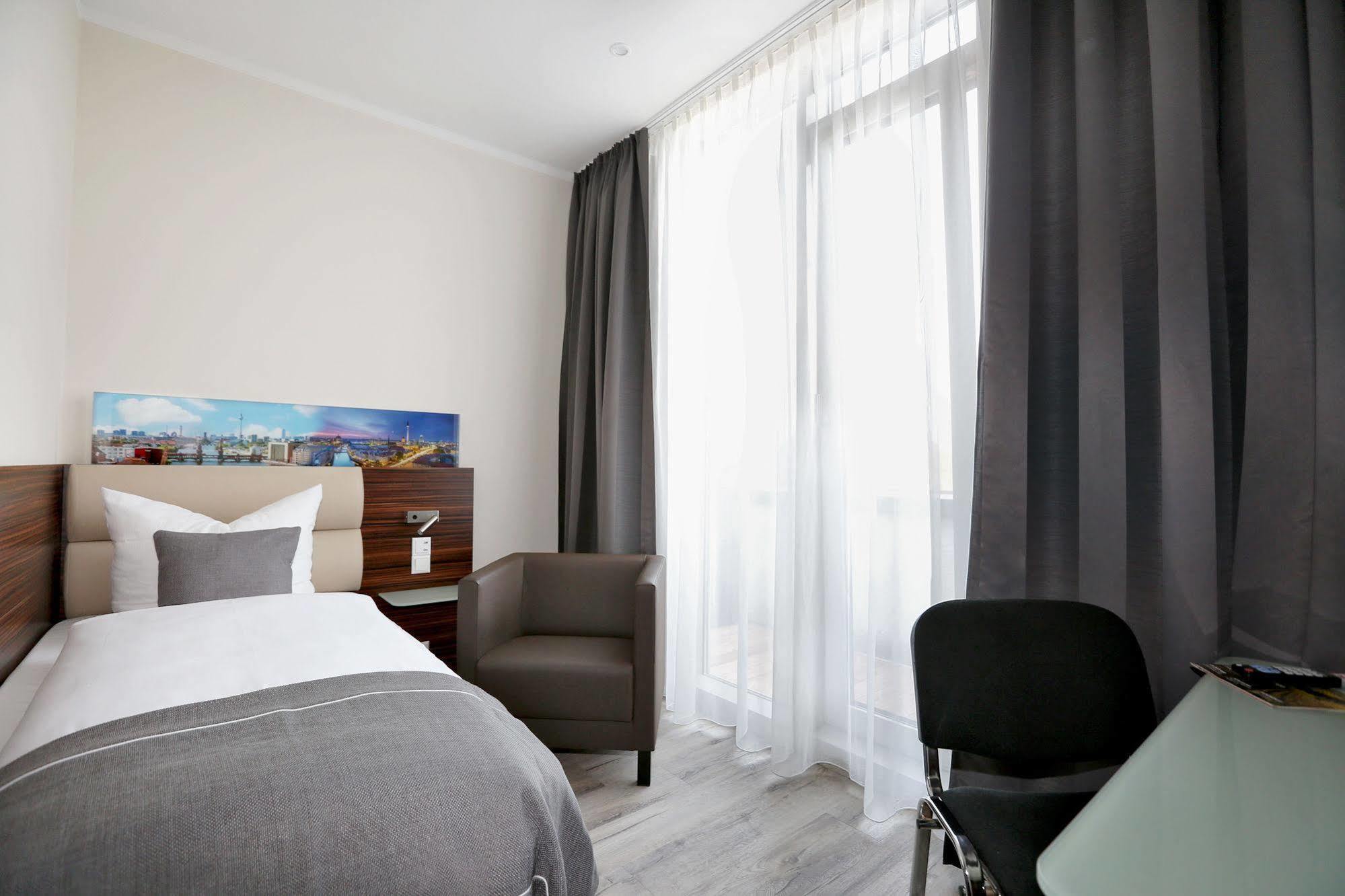 H24 Hoteltow Teltow Exterior foto