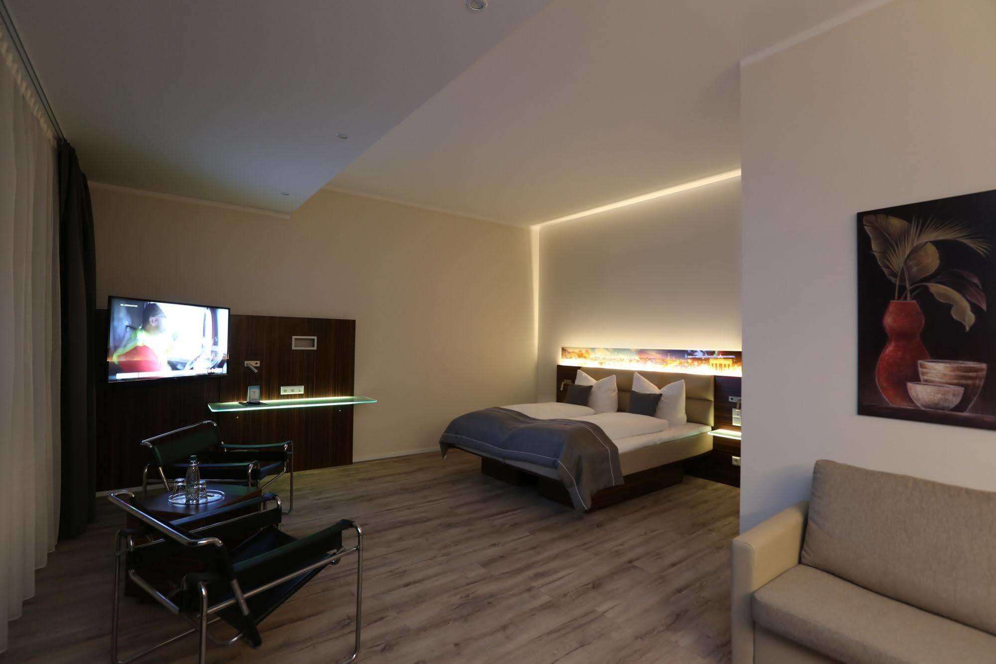 H24 Hoteltow Teltow Exterior foto